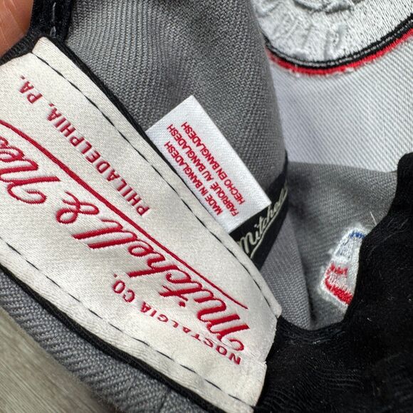 Toronto Raptors Mitchell and Ness Snapback Hat Cap Gray Red Basketball NBA Logo - Picture 4 of 4